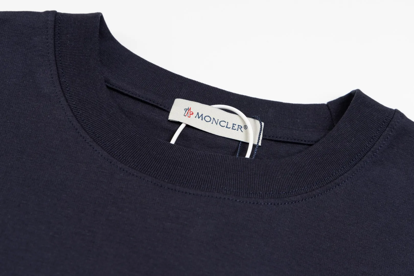 【 MONCLER】 2024 New Arrival Premium LOGO ， Premium ， 230 ， ， ， ！ Same Style ❗️ Same Style， In Stock！ Size：S M L XL XXL ：Black White Navy Blue